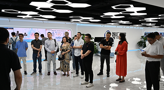  智汇云界喜迎“优自奖联谊会”参访团 共促创新合作